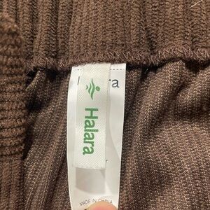 HALARA Chocolate corduroy mid rise pants
